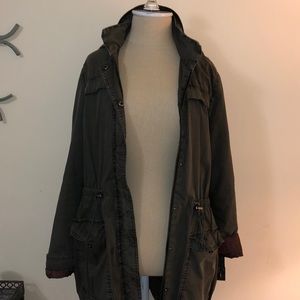 Levi’s Dark Green Light Jacket. From Urban Outfitters. Size Medium.